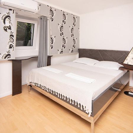 Stone Beach Apartments Przno  Exterior photo